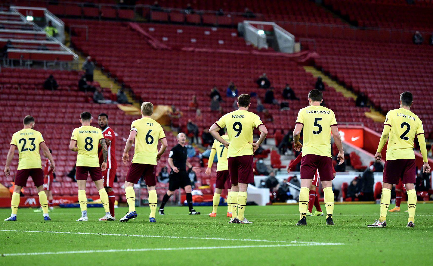 奔波于谈判 奔波于谈判