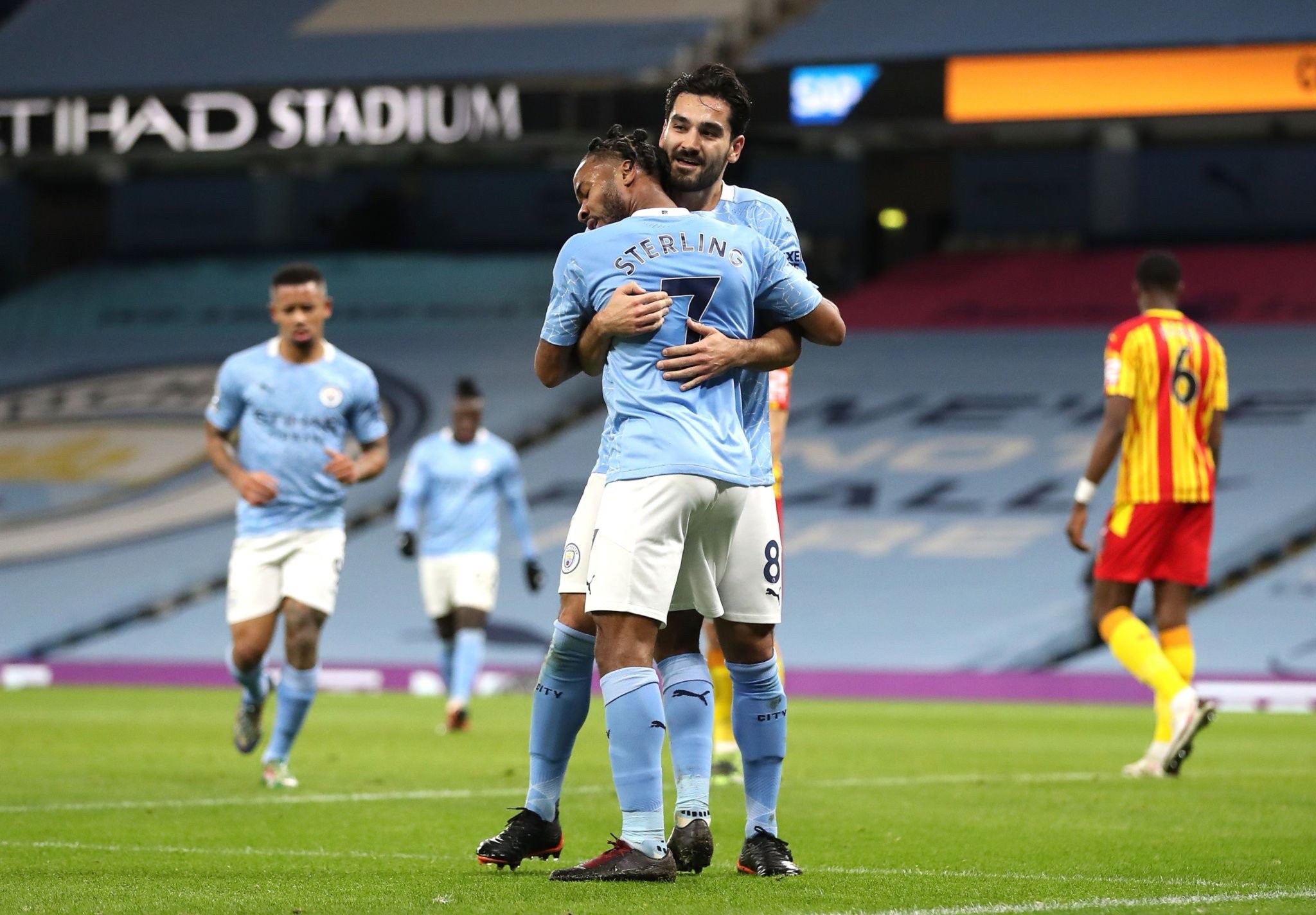 據全面開花 據全面開花