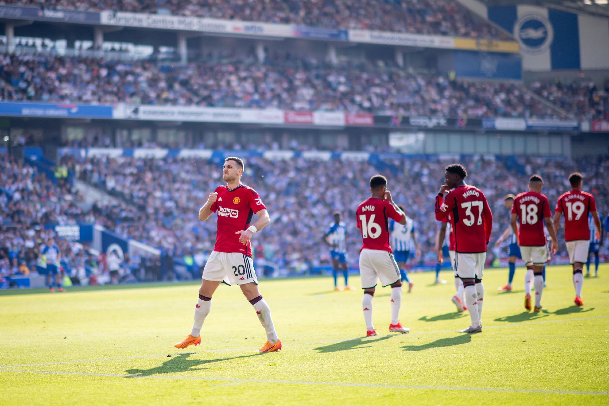 并在这一新 并在这一新